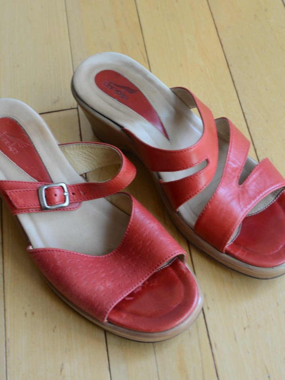 Dansko red leather sandals Size 38 MIX AND MATCH